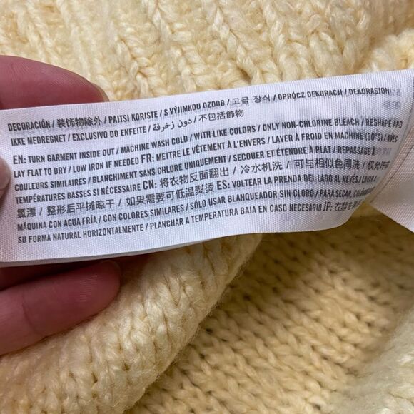 Abercrombie & Fitch Yellow Cream V-Back Chunky Knit Sweater - Picture 5 of 7